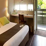 Campanile Versailles 3*