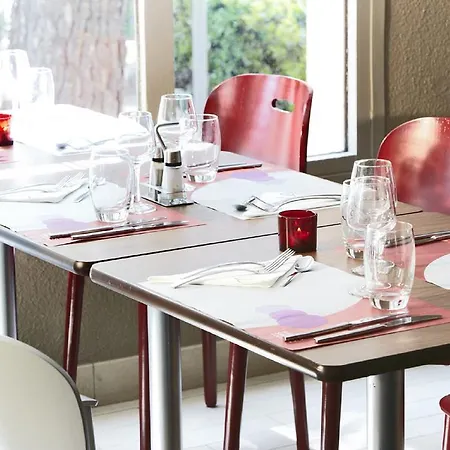 Campanile Versailles Buc Hotel 3*