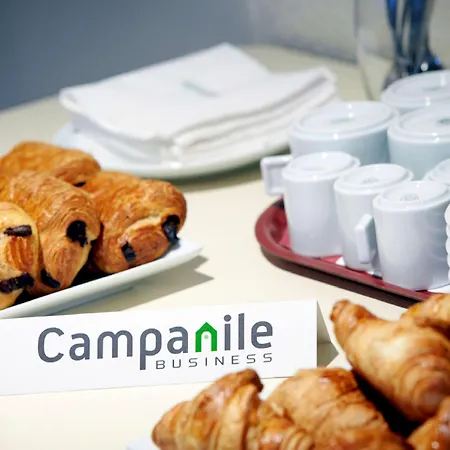 Campanile Versailles 3*