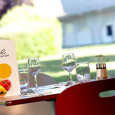 Campanile Versailles Buc Hotel
