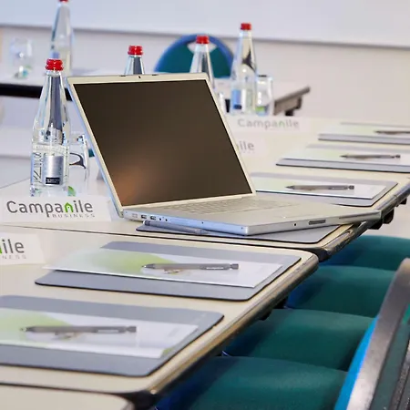 Campanile Versailles Buc 3*