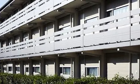 Campanile Versailles Hotel 3*