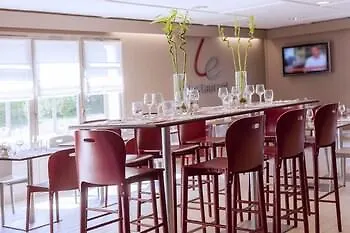 Campanile Versailles Hotel 3*
