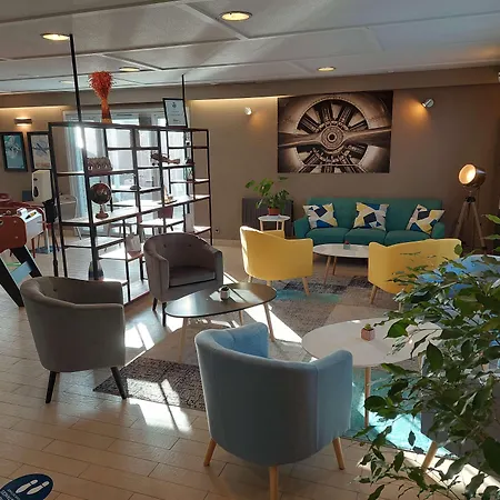 Campanile Versailles فندق 3*