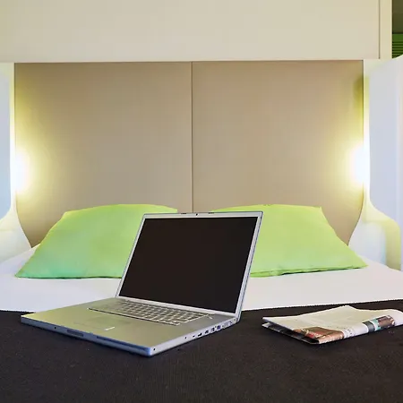 Campanile Versailles Hotel 3*