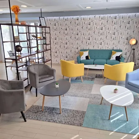 Campanile Versailles Hotel 3*