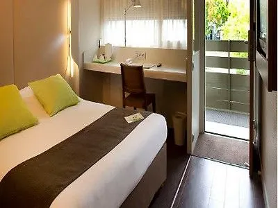 巴克凡尔赛钟楼酒店 3*