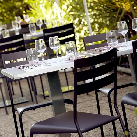 Campanile Versailles Hotel 3*