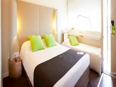 Campanile Versailles 3*