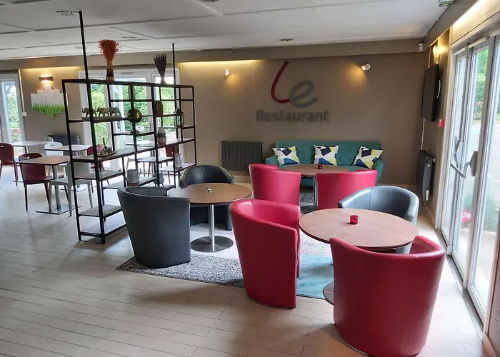 Campanile Versailles Hotel 3*