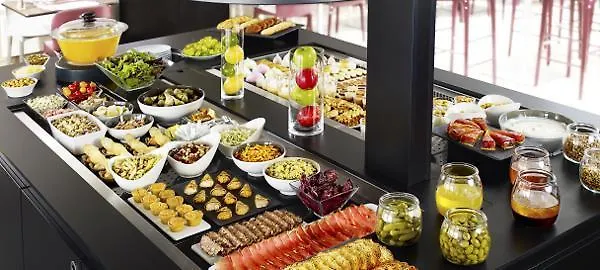 Hotel Campanile Versailles 3*