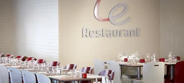 מלון Campanile Versailles 3*