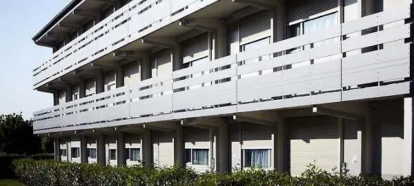 Campanile Versailles Hotel 3*