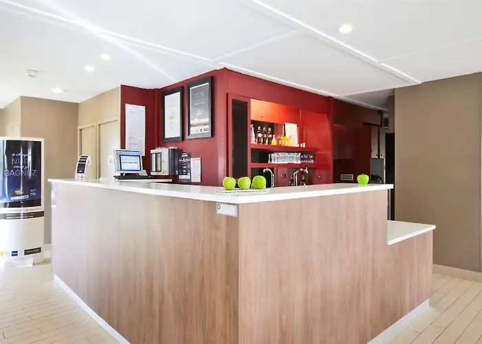 Campanile Versailles Hotel