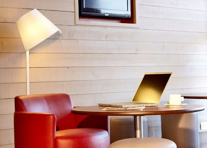 Campanile Versailles Hotel 3*