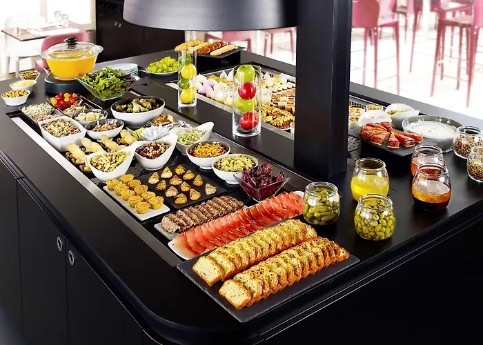 Campanile Versailles Hotel 3*