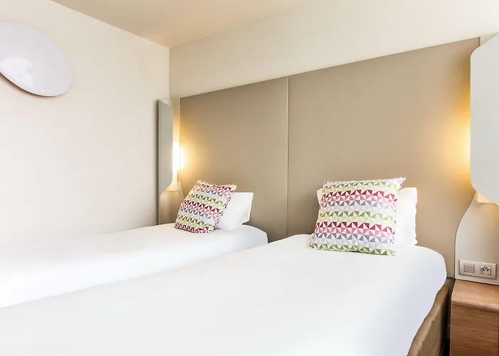 Campanile Versailles Hotel