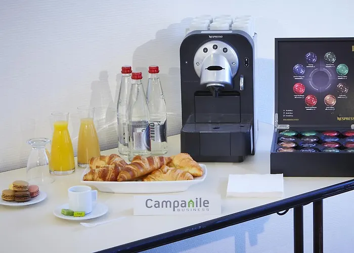 Hotel Campanile Versailles 3*
